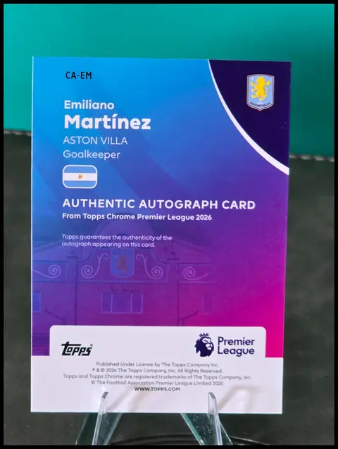 Back of Emiliano Martínez